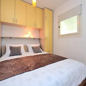 Kalelarga Apartment