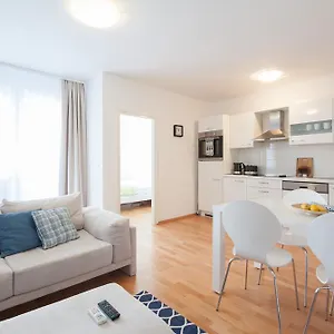 Charming Maraska Apartment
